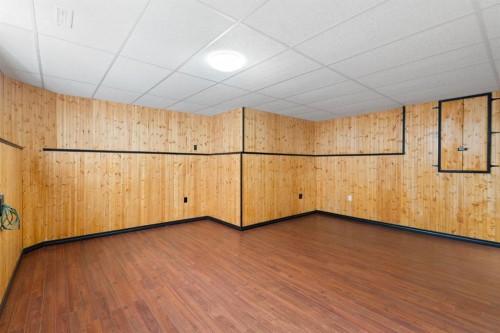 95 Coventry Road Ne, Calgary, AB - Indoor Photo Showing Other Room