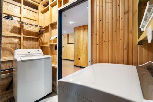 95 Coventry Road Ne, Calgary, AB - Indoor Photo Showing Laundry Room