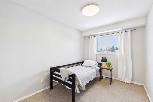 6 Green Meadow Crescent, Strathmore, AB - Indoor Photo Showing Bedroom
