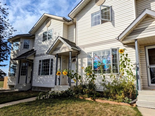 6 Green Meadow Crescent, Strathmore, AB - Outdoor