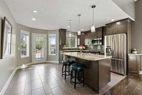 11 Strathmore Lakes Crescent, Strathmore, AB - Indoor Photo Showing Kitchen With Upgraded Kitchen