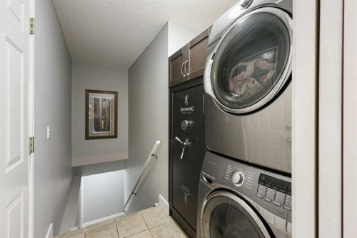11 Strathmore Lakes Crescent, Strathmore, AB - Indoor Photo Showing Laundry Room
