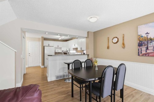 55 Cedarview Mews Sw, Calgary, AB - Indoor Photo Showing Dining Room