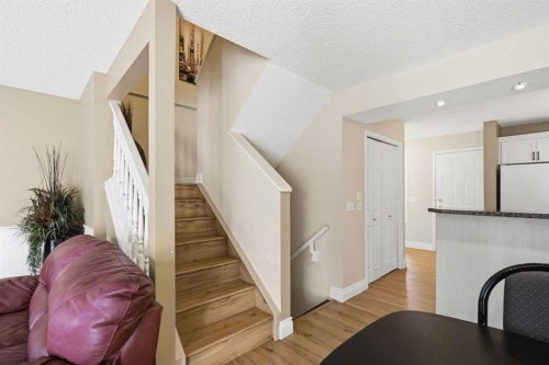55 Cedarview Mews Sw, Calgary, AB - Indoor Photo Showing Other Room