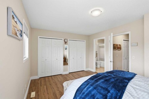 55 Cedarview Mews Sw, Calgary, AB - Indoor Photo Showing Bedroom