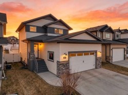 26 Cole Way Sylvan Lake, AB T4S 0L6