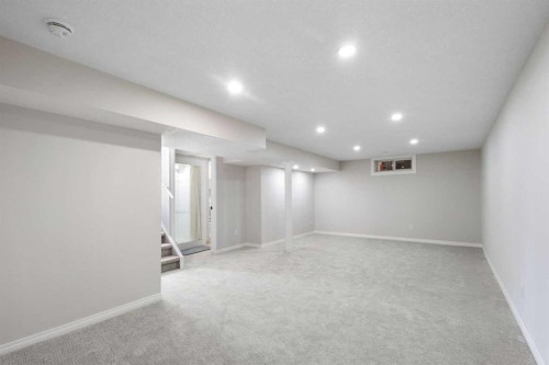 811 Seattle Drive Sw, Calgary, AB 