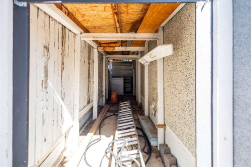 811 Seattle Drive Sw, Calgary, AB 