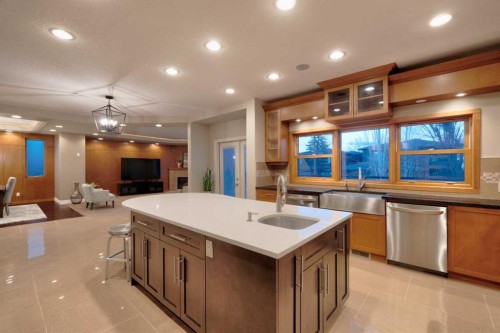 3924 15A Street Sw, Calgary, AB - Indoor Photo Showing Kitchen With Upgraded Kitchen