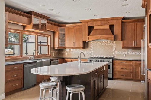 3924 15A Street Sw, Calgary, AB - Indoor Photo Showing Kitchen With Upgraded Kitchen