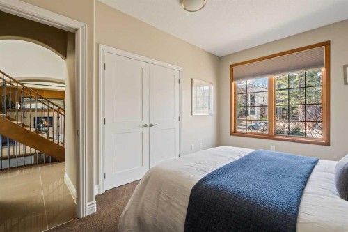 3924 15A Street Sw, Calgary, AB - Indoor Photo Showing Bedroom