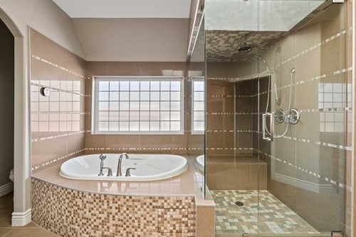 3924 15A Street Sw, Calgary, AB - Indoor Photo Showing Bathroom