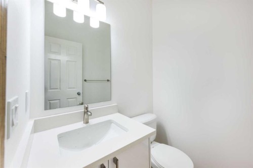 125 Autumn Gardens Se, Calgary, AB - Indoor Photo Showing Bathroom