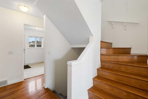 66 Inverness Close Se, Calgary, AB - Indoor Photo Showing Other Room