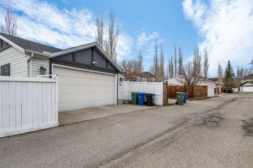 66 Inverness Close Se, Calgary, AB - Outdoor With Exterior
