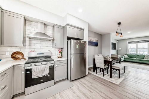 33 Savanna Manor Ne, Calgary, AB - Indoor Photo Showing Kitchen