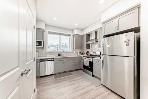 33 Savanna Manor Ne, Calgary, AB - Indoor Photo Showing Kitchen With Upgraded Kitchen