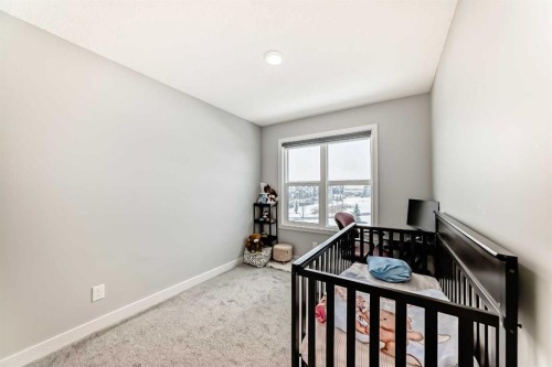 33 Savanna Manor Ne, Calgary, AB - Indoor Photo Showing Bedroom