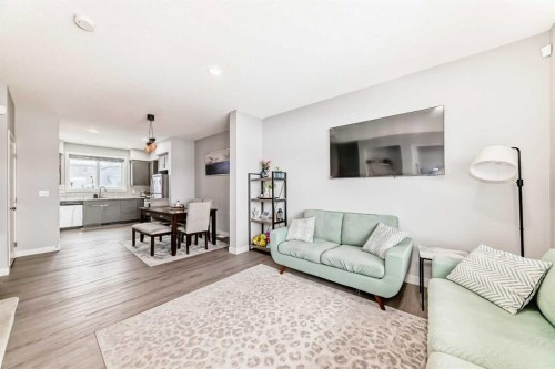 33 Savanna Manor Ne, Calgary, AB - Indoor Photo Showing Living Room