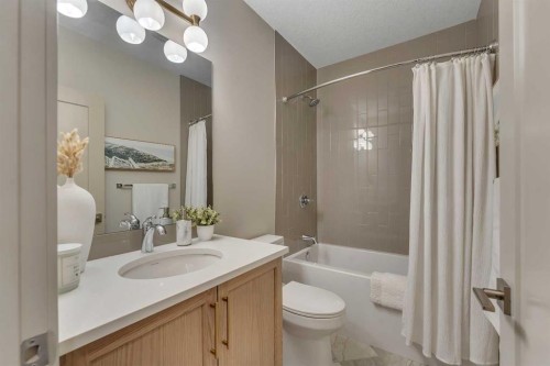 973 South Shore Terrace, Chestermere, AB - Indoor Photo Showing Bathroom