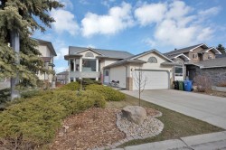 147 Harvest Oak Crescent NE Calgary, AB T3K 4C8