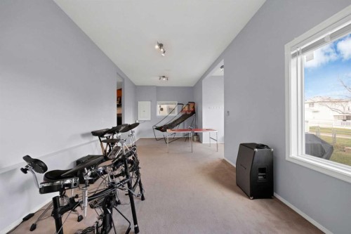 147 Harvest Oak Crescent Ne, Calgary, AB - Indoor Photo Showing Other Room
