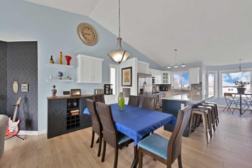 147 Harvest Oak Crescent Ne, Calgary, AB - Indoor Photo Showing Dining Room