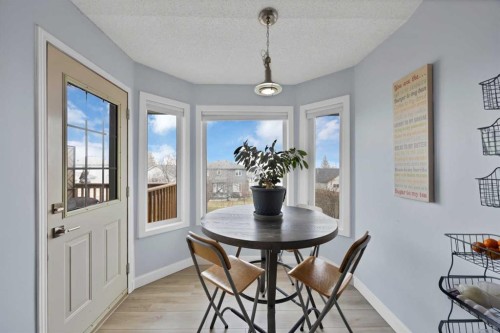 147 Harvest Oak Crescent Ne, Calgary, AB - Indoor Photo Showing Dining Room
