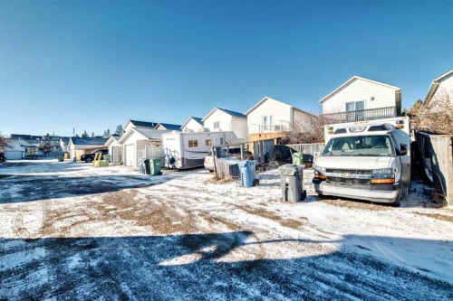 142 Hunterhorn Drive Ne, Calgary, AB - Outdoor