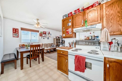 142 Hunterhorn Drive Ne, Calgary, AB - Indoor Photo Showing Kitchen