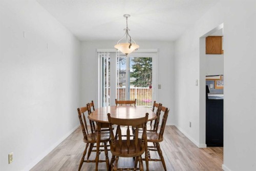 5048 Dalhart Road Nw, Calgary, AB - Indoor Photo Showing Dining Room