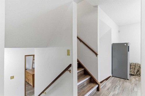 5048 Dalhart Road Nw, Calgary, AB - Indoor Photo Showing Other Room