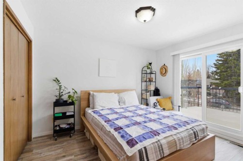 5048 Dalhart Road Nw, Calgary, AB - Indoor Photo Showing Bedroom