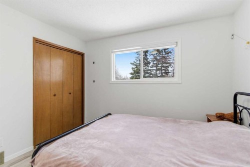 5048 Dalhart Road Nw, Calgary, AB - Indoor Photo Showing Bedroom