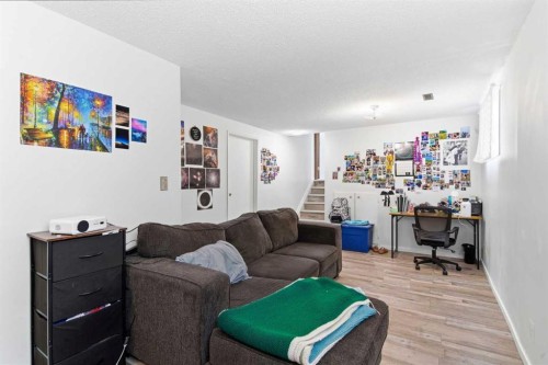 5048 Dalhart Road Nw, Calgary, AB - Indoor Photo Showing Living Room
