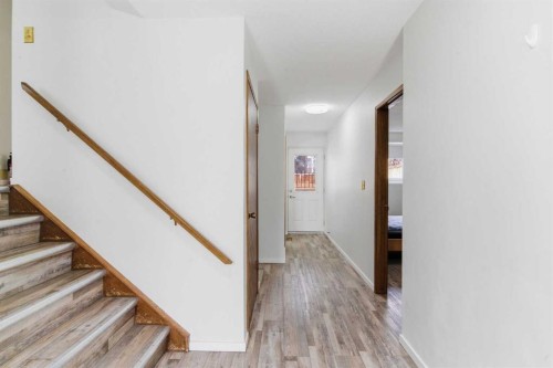5048 Dalhart Road Nw, Calgary, AB - Indoor Photo Showing Other Room