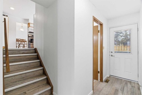 5048 Dalhart Road Nw, Calgary, AB - Indoor Photo Showing Other Room