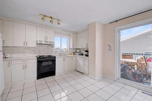 48 Whitworth Way Ne, Calgary, AB - Indoor Photo Showing Kitchen