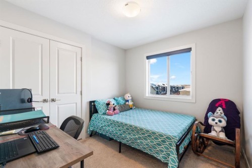 224 River Heights Drive, Cochrane, AB - Indoor Photo Showing Bedroom
