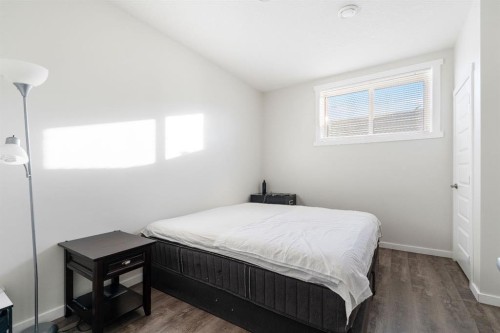 224 River Heights Drive, Cochrane, AB - Indoor Photo Showing Bedroom