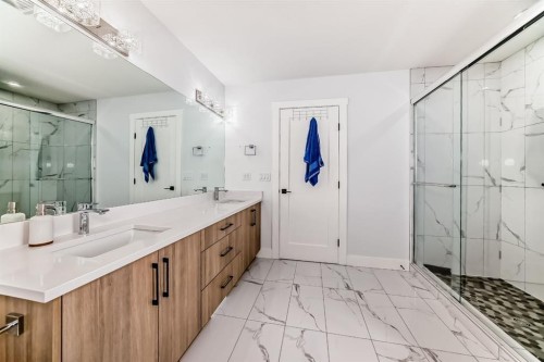 127 Saddlecrest Grove Ne, Calgary, AB - Indoor Photo Showing Bathroom