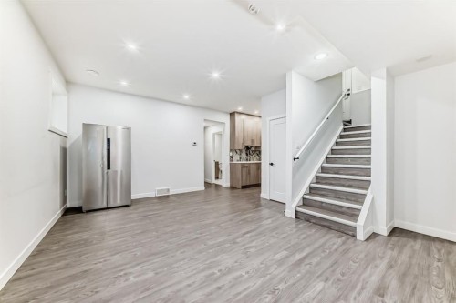 127 Saddlecrest Grove Ne, Calgary, AB - Indoor Photo Showing Other Room