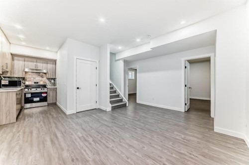 127 Saddlecrest Grove Ne, Calgary, AB - Indoor Photo Showing Kitchen