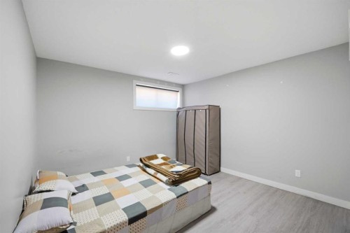 21 Savanna Green Ne, Calgary, AB - Indoor Photo Showing Bedroom