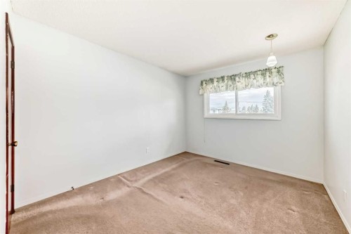 8315 Bowness Road Nw, Calgary, AB - Indoor Photo Showing Other Room