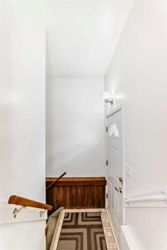 8315 Bowness Road Nw, Calgary, AB - Indoor Photo Showing Other Room