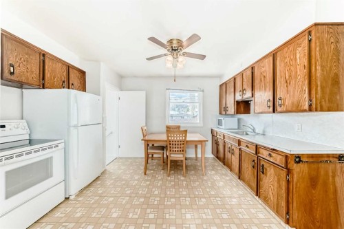 8315 Bowness Road Nw, Calgary, AB - Indoor Photo Showing Kitchen