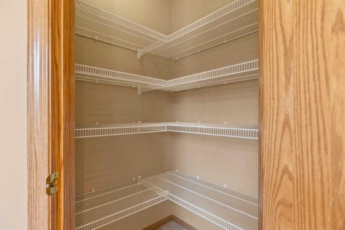 1503 Eagleview Place Nw, High River, AB - Indoor With Storage