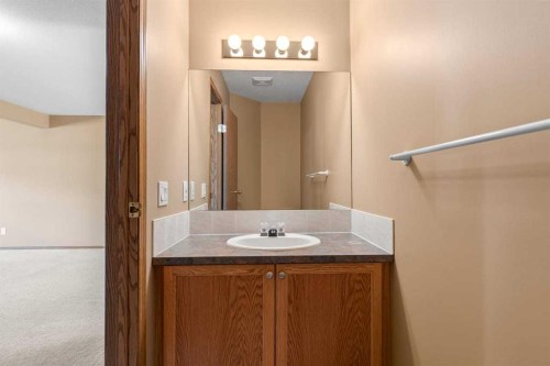 1503 Eagleview Place Nw, High River, AB - Indoor Photo Showing Bathroom