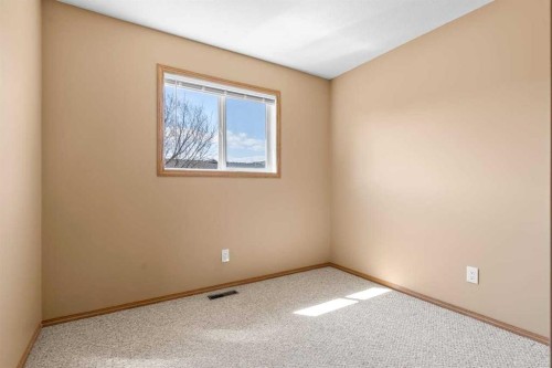 1503 Eagleview Place Nw, High River, AB - Indoor Photo Showing Other Room